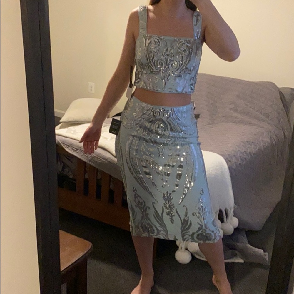 Lulu’s two piece set color blue in small